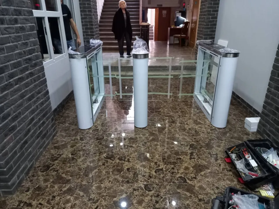 Sweeper — сучасні турнікети з системою U-Prox, Київ