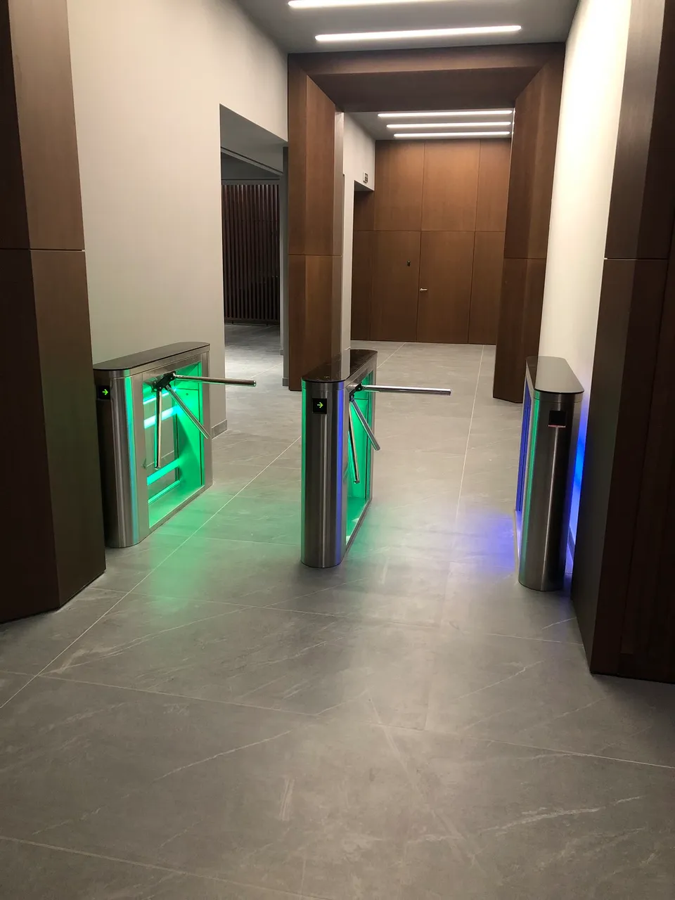 Турникеты Galaxy M + калитка GATE TS — современный вход в офисный центр, Киев