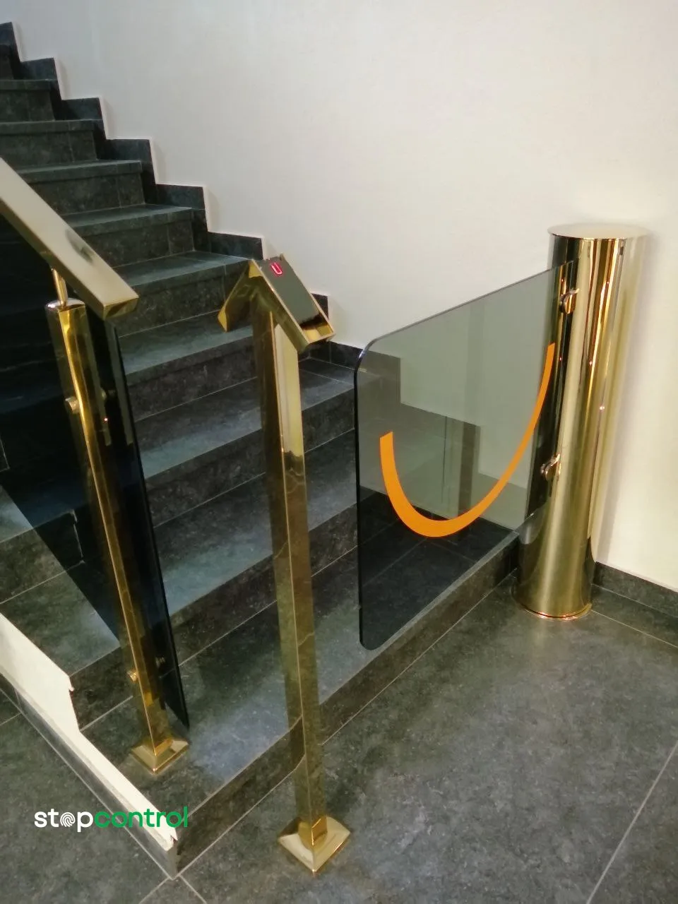 GATE GS — автоматична хвіртка в кольорі золото, Київ