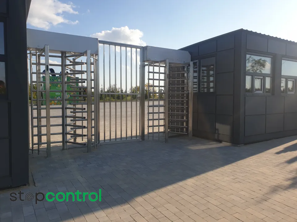 SESAME Basic — повнозростові турнікети на вході в «Добропарк», Київська область